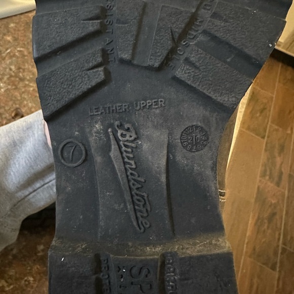 Women’s Blundstones Worn handful of times - Picture 4 of 5